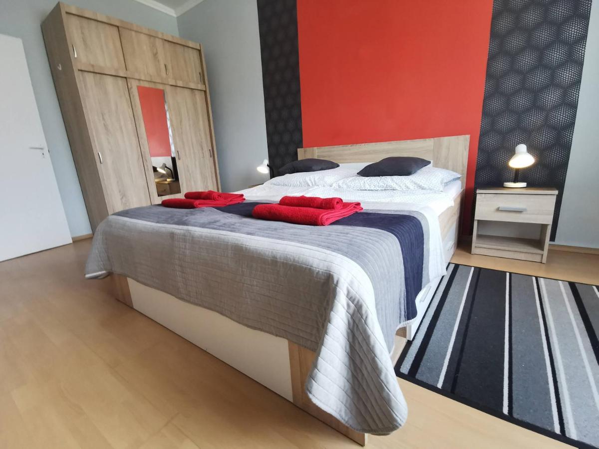 Smart Szallas Apartman Мисколк Екстериор снимка
